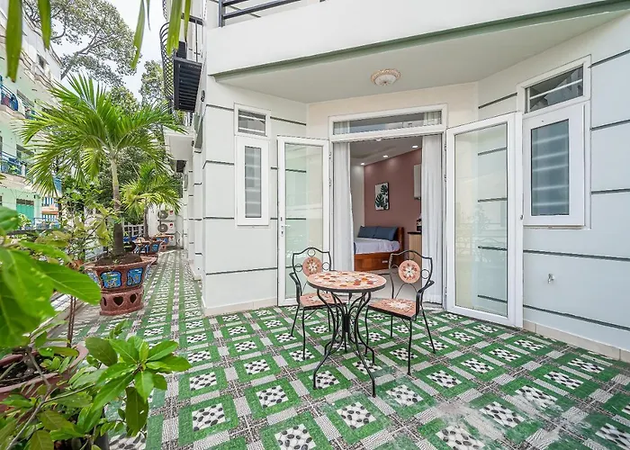 Cozrum Homes - Retro House TP. Hồ Chí Minh