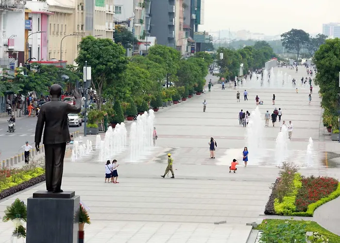 Triple E Hotel Fine Art Museum TP. Hồ Chí Minh
