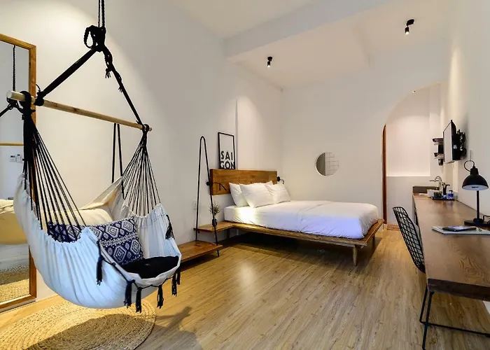 Leaf Signature Hotel - La Group TP. Hồ Chí Minh