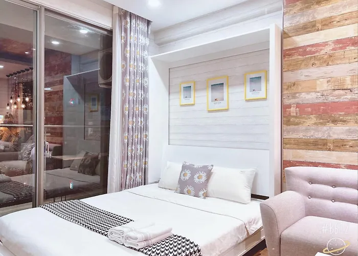 Blissful Apartment - Masteri Millennium - Free Infinity Pool