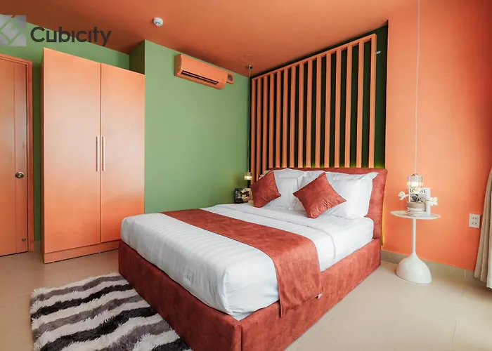 Cubicity Metro House