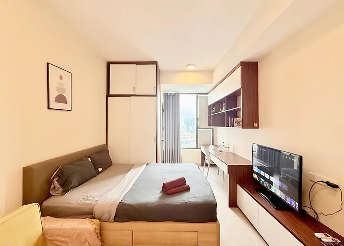 Double E Saigon Apartment In Rivergate Building
