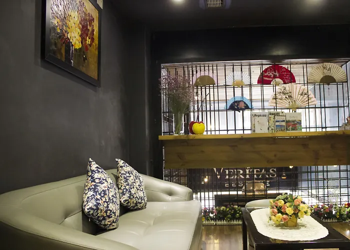 Sunny Serviced Apartment